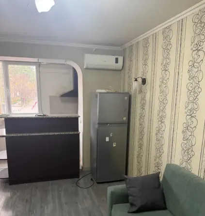 ქირავდება 2 ოთახიანი ბინა 45მ² 3/8 სართ თბილისი