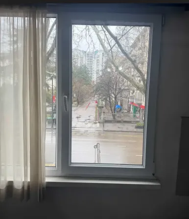 ქირავდება 2 ოთახიანი ბინა 45მ² 3/8 სართ თბილისი