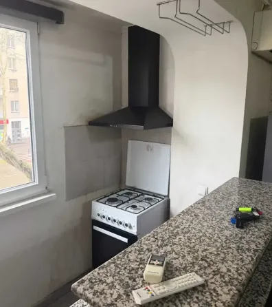 ქირავდება 2 ოთახიანი ბინა 45მ² 3/8 სართ თბილისი