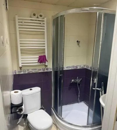 ქირავდება 2 ოთახიანი ბინა 45მ² 3/8 სართ თბილისი