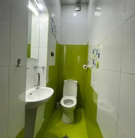 ქირავდება 4 ოთახიანი ბინა 150მ² 6/11 სართ თბილისი