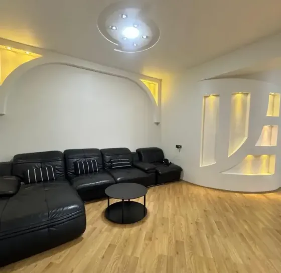 ქირავდება 4 ოთახიანი ბინა 150მ² 6/11 სართ თბილისი