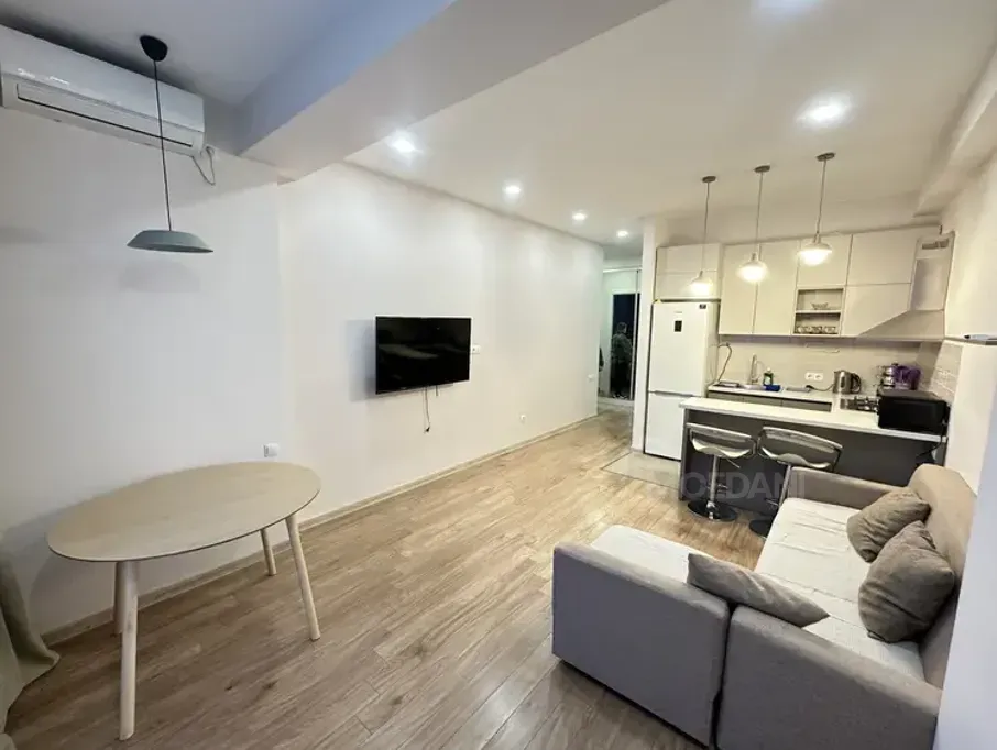 ქირავდება 2 ოთახიანი ბინა 57მ² 8/9 სართ თბილისი - photo 2