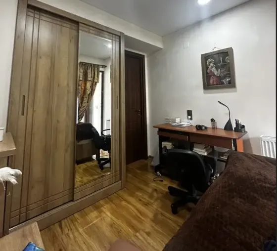 იყიდება 4 ოთახიანი ბინას 112მ² 5/8 სართ თბილისი