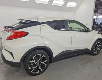 Toyota C-HR 2L 2019 თბილისი