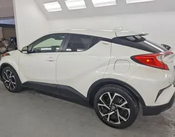Toyota C-HR 2L 2019 თბილისი