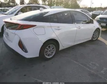 Toyota Prius 1.8L 2017 თბილისი - photo 6