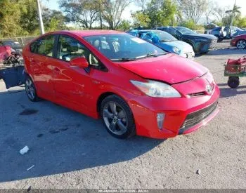 Toyota Prius 1.8L 2015 თბილისი