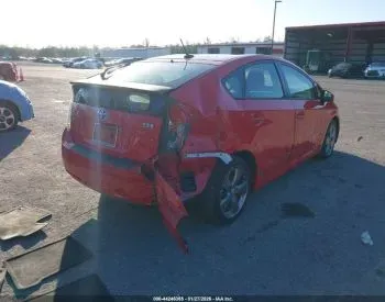 Toyota Prius 1.8L 2015 თბილისი