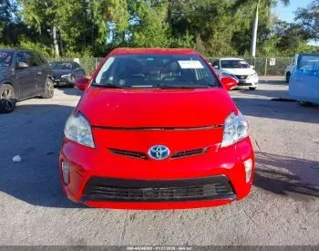 Toyota Prius 1.8L 2015 თბილისი