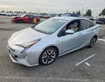 Toyota Prius 1.8L 2016 თბილისი