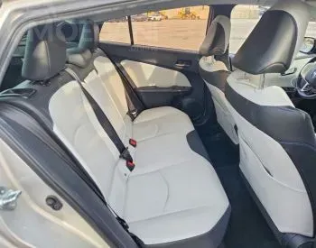 Toyota Prius 1.8L 2016 თბილისი - photo 9