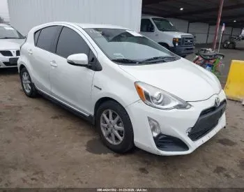 Toyota Prius C 1.5L 2017 თბილისი