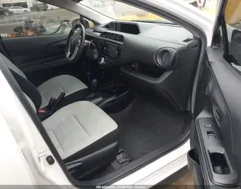 Toyota Prius C 1.5L 2017 თბილისი - photo 6