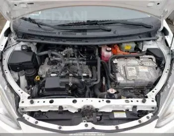 Toyota Prius C 1.5L 2017 თბილისი - photo 10