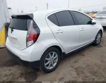 Toyota Prius C 1.5L 2017 თბილისი - photo 5