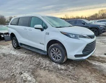 Toyota Sienna 2.5L 2024 თბილისი