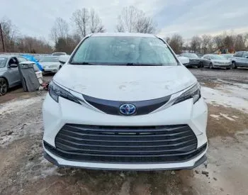 Toyota Sienna 2.5L 2024 თბილისი