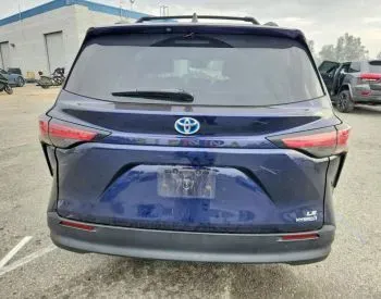 Toyota Sienna 2.5L 2022 თბილისი