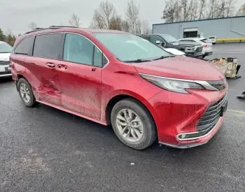 Toyota Sienna 2.5L 2023 თბილისი