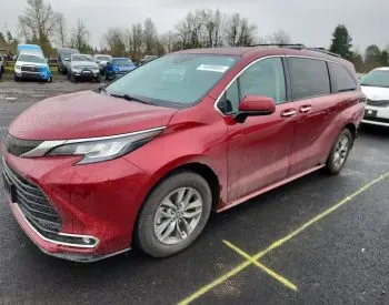 Toyota Sienna 2.5L 2023 თბილისი