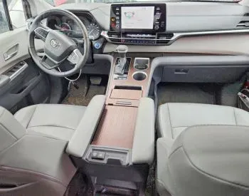 Toyota Sienna 2.5L 2023 თბილისი - photo 8