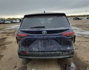 Toyota Sienna 2.5L 2022 თბილისი