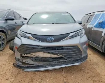 Toyota Sienna 2.5L 2023 თბილისი