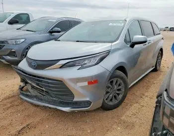 Toyota Sienna 2.5L 2023 თბილისი