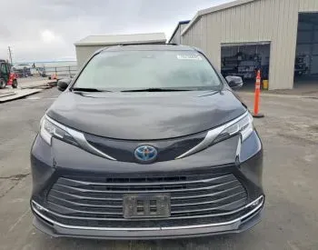 Toyota Sienna 2.5L 2021 თბილისი