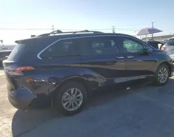 Toyota Sienna 2.5L 2022 თბილისი