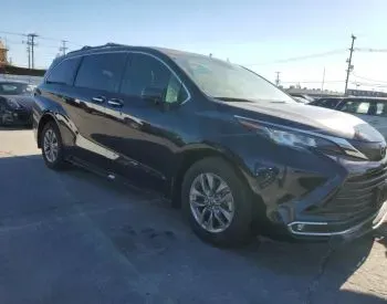 Toyota Sienna 2.5L 2022 თბილისი