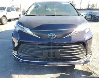 Toyota Sienna 2.5L 2022 თბილისი