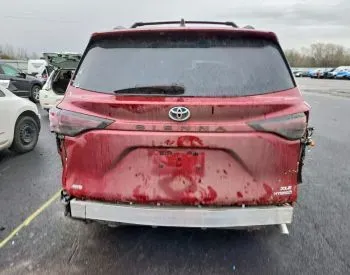 Toyota Sienna 2.5L 2023 თბილისი