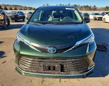 Toyota Sienna 2.5L 2023 თბილისი