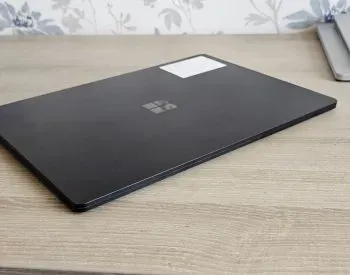 Microsoft Surface Laptop 5 არის 2022 წლის თანამედროვე მოდელი, რომელიც გამორჩეულია მაღალი ხარისხის ტე თბილისი