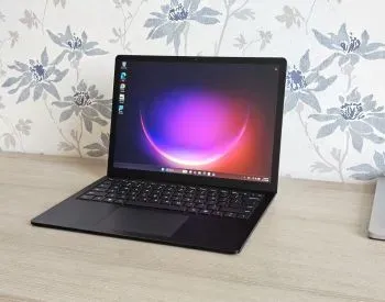 Microsoft Surface Laptop 5 არის 2022 წლის თანამედროვე მოდელი, რომელიც გამორჩეულია მაღალი ხარისხის ტე თბილისი