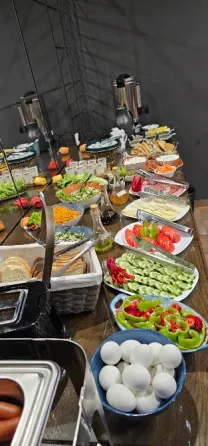 სასტუმროს მზარეული, საუზმეზე თბილისი