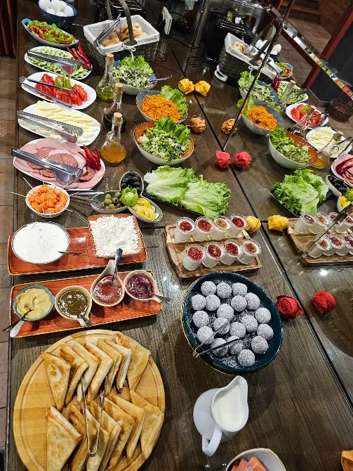 სასტუმროს მზარეული, საუზმეზე თბილისი - photo 2