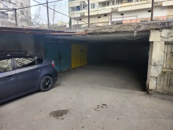 Ქირავდება გარემონტებული ავტოფარეხი , გარაჟი თბილისი