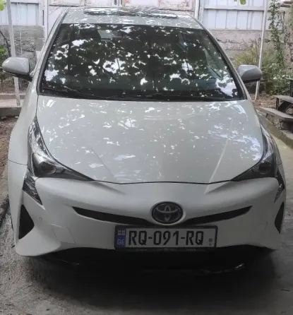 Toyota Prius 1.8L 2016 თბილისი