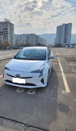 Toyota Prius 1.8L 2016 თბილისი