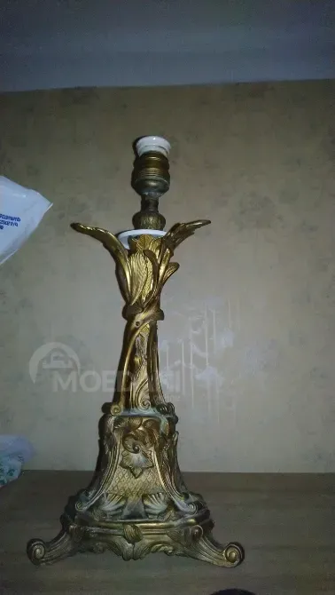 Იყიდება ანტიკვარული ბრინჯაოს მაგიდის სანათი ორნამენტებით(მე-19 საუკუნის) თბილისი - photo 6