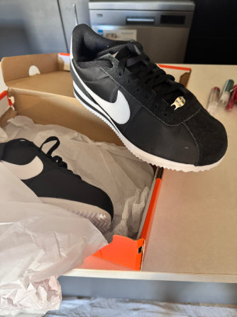Оригинальные кроссовки Nike Cortez из Америки Тбилиси