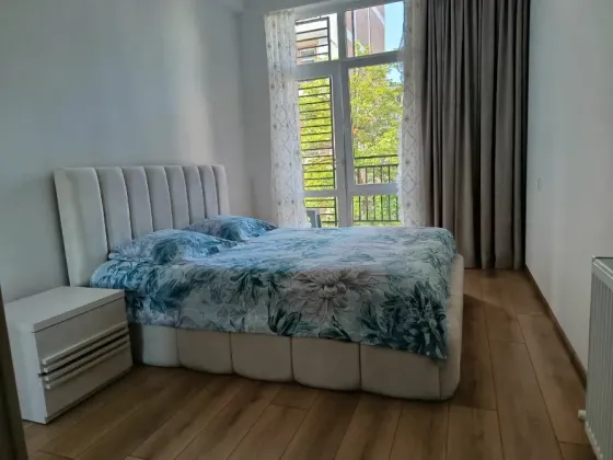 Сдам 2-комн. квартиру на сутки в Тбилиси  53м² 3/9 эт. Тбилиси
