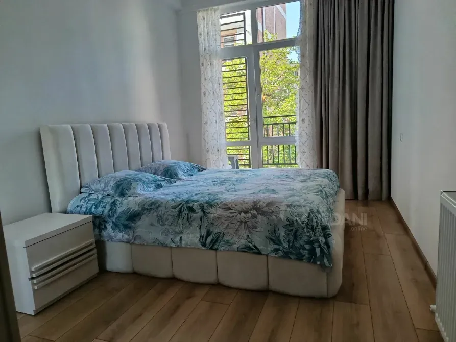 Сдам 2-комн. квартиру на сутки в Тбилиси  53м² 3/9 эт. Тбилиси - изображение 2