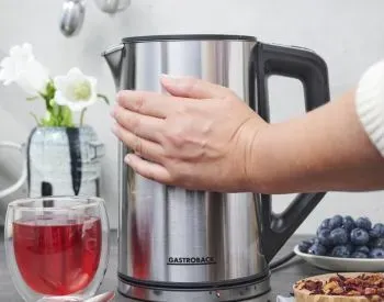 Ჩაიდანი Water Kettle Cool Touch იდეალურია ნებისმიერი სახლისთვის, ვისაც სურს უსაფრთხო და სწრაფი წყლის თბილისი