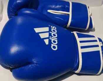 Боксерская перчатка адидас Тбилиси