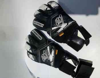 вратарская перчатка Тбилиси