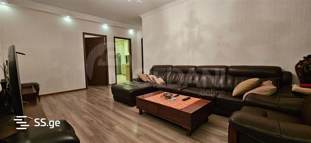 Сдам 3-комн. квартиру на сутки в Тбилиси  100м² 4/10 эт. Тбилиси - изображение 1